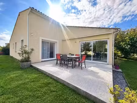vente maison 4 pièces 113 m² à saintes (17100)  299 500 €