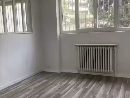 location locaux professionnels 2 pièces 40 m² à villeurbanne (69100)  780 €