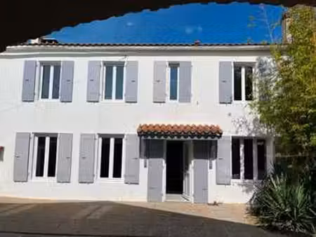 location maison meublé à aigrefeuille-d'aunis (17290) : à louer meublé / 101m² aigrefeuill