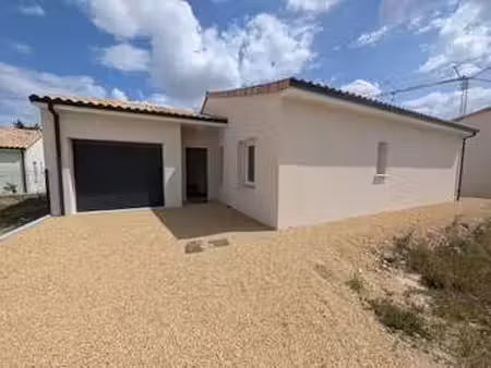 location maison meublé à poitiers (86000) : à louer meublé / 100m² poitiers