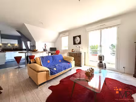 appartement t3 lumineux au dernier étage avec deux garages à goven