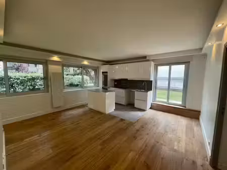 location appartement 3 pièces 60 m² à neuilly-sur-seine (92200)  2 100 €