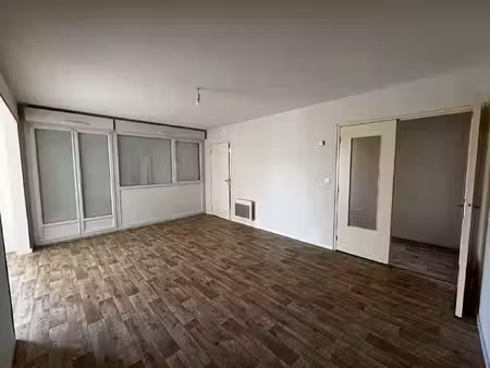appartement sainte gemmes sur loire 3 pièce(s) 66 m2