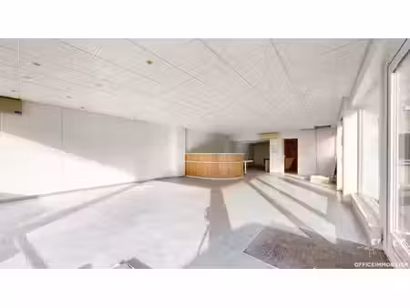 besancon - cras - local commercial avec parking 80m²
