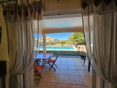 superbe pavillon récent de 162 m² avec piscine et grand terrain — 4 chambres dont suite pa