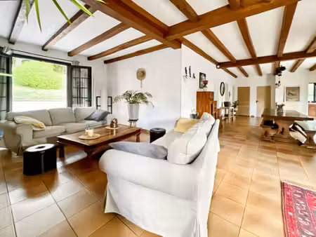 maison t4 avec double garage  dépendance sur vaste terrain d