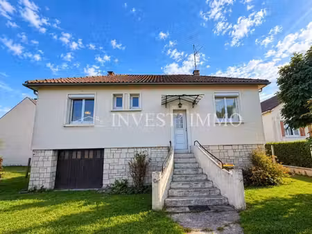 pavillon avec sous-sol total et terrain de 1 269 m² aux ageux