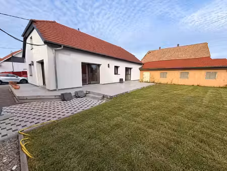 ungersheim maison rénovée de plain-pied avec terrasse et p
