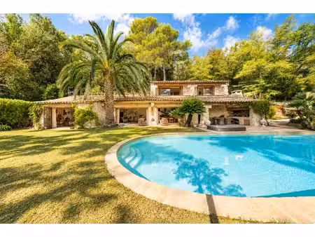 vente villa 6 pièces 207 m² à la colle-sur-loup (06480)  2 380 000 €