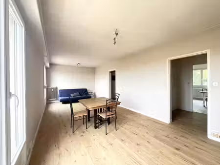 à louer – appartement t2 avec balcon – alençon  quartier lancrel