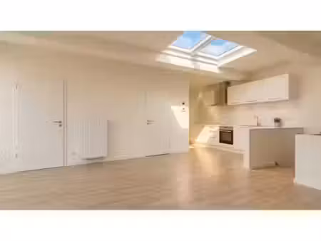 duplex à louer à rue stéphanie 104 laeken (rbx03281)