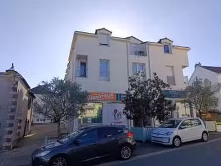 vente bureaux et commerces à basse-goulaine (44115) : à vendre / 62m² basse-goulaine
