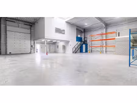 bâtiment d’entreprise à louer à mont-saint-guibert pour € 3.250