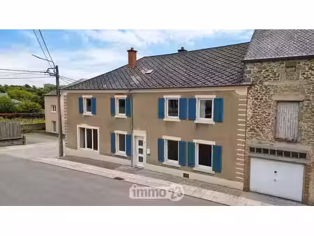 grande maison 3 chambre avec garage et cour