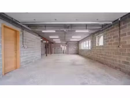 plateau brut de 115 m² à aménager – potentiel loft