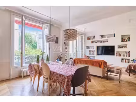 appartement de luxe à vendre dans le quartier saint james-général koenig