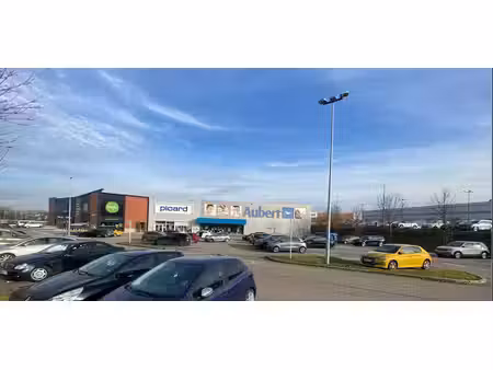 location local commercial