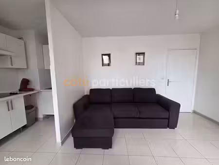 studio 1 pièce 28 m²