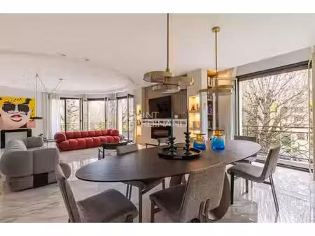 appartement de luxe à vendre dans le quartier ile de la jatte-parc d'orléans