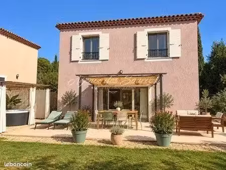 villa 4 pièces 82 m²