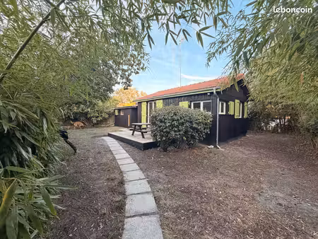 petite maison plain pieds arès centre avec jardin