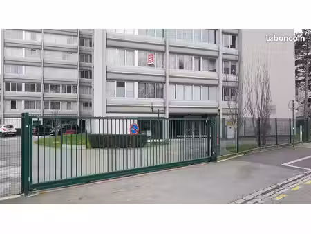 parking 11 m² lille