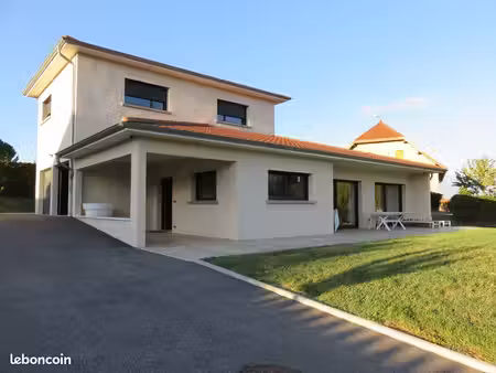 roche 38090 villa d'architecte t6 état neuf 153m²