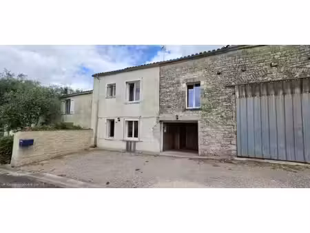maison 86 m²  3 chambres  jardin à villognon (16)
