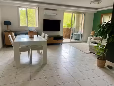 magnifique 3 pieces en excellent etat-tres calme-vue degagee