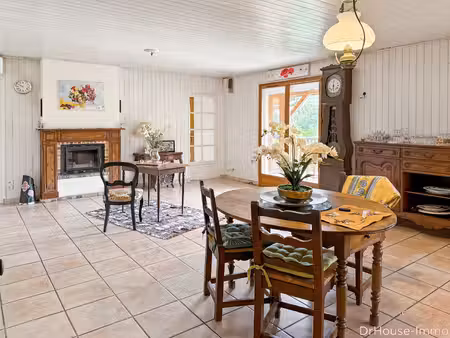 correze - beaulieu-sur-dordogne - maison t5 de plain pied.