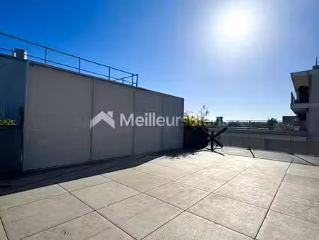 magnifique appartement de 4 pièces de 80m2 + terrasse de 30m2 + pkg!