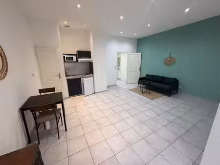 t2 meublé 45 m² – rue de la république / joliette