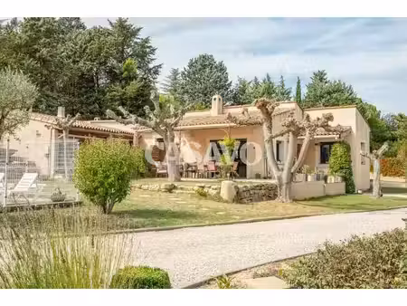 vente maison 7 pièces de 176m² - 13540 aix-en-provence