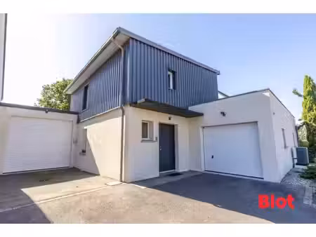 a vendre maison châteaubourg 118m² double garage