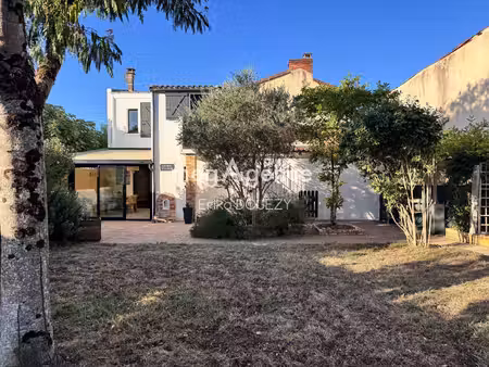 maison cocoon 3 chambres avec jardin  garage et dépendances