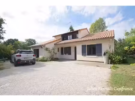 maison familiale de 127 48 m² avec 5 chambres sur un terrain clos de 1133 m²