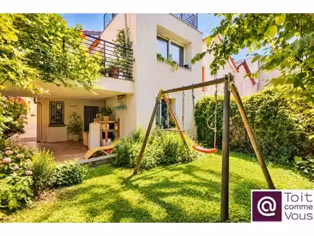 maison individuelle * jardin * terrasses * lumière * calme