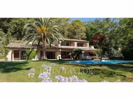 maison avec piscine en bord de mer la colle-sur-loup (06)