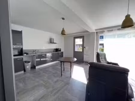 location appartement 2 pièces à château-gontier-sur-mayenne (53200) : à louer 2 pièces / 5