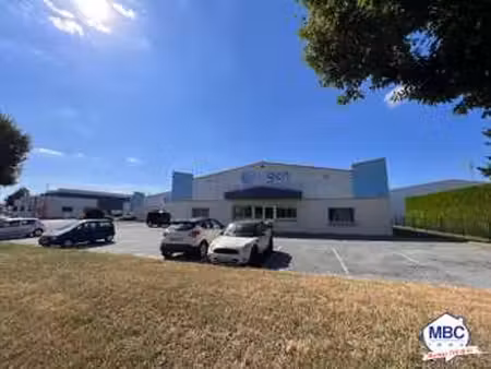 location bureaux et commerces à beaupreau (49600) : à louer / 25m² beaupreau