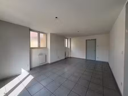 location appartement 4 pièces 92 m² à sirod (39300)