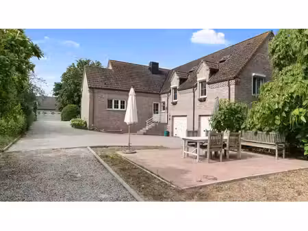 herk-de-stad - ruime woning op een uitzonderlijk perceel!