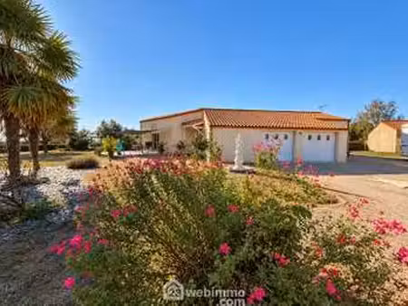 vente maison piscine à pouzauges (85700) : à vendre piscine / 108m² pouzauges