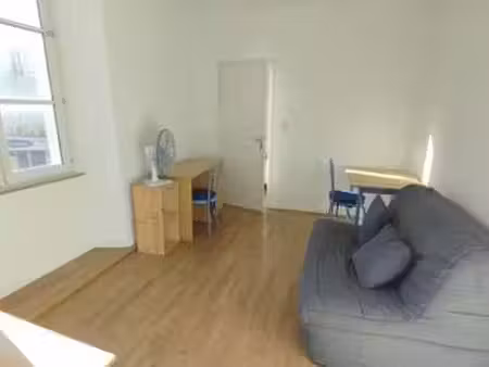location appartement 2 pièces meublé à laval centre-ville cathédrale (53000) : à louer 2 p