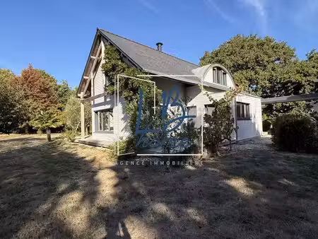 maison 8 pièces 253 m²