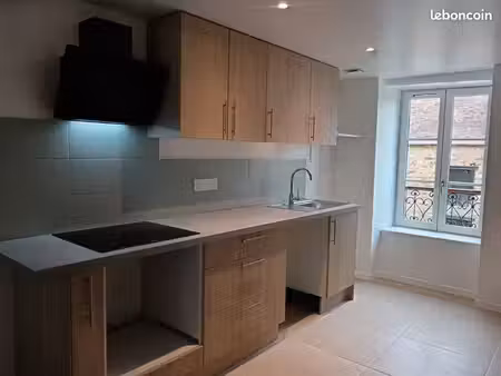 à louer t3 81 m2 proches commerces