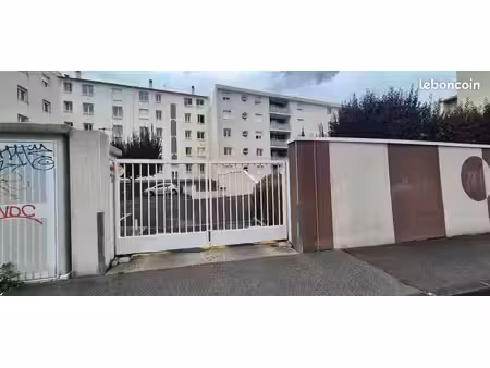 place de parking dans résidence sécurisé