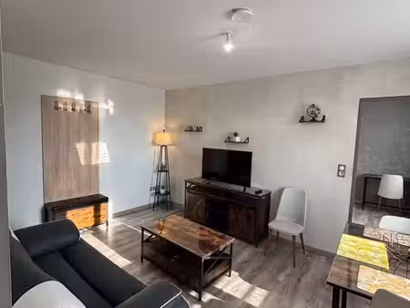 très beau  tes deux meublé complet