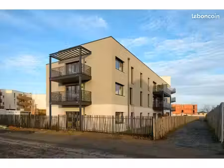 t2 meublé 42m² – résidence récente - stationnement - balcon - services