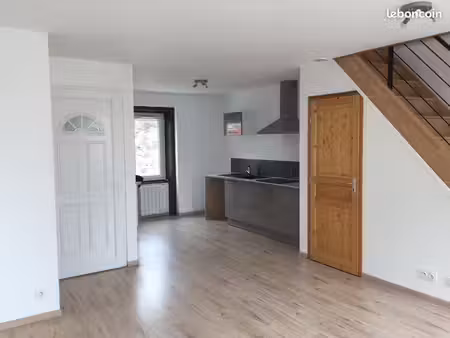 appartement à louer de 55 m2 en duplex proche zone du pêcher